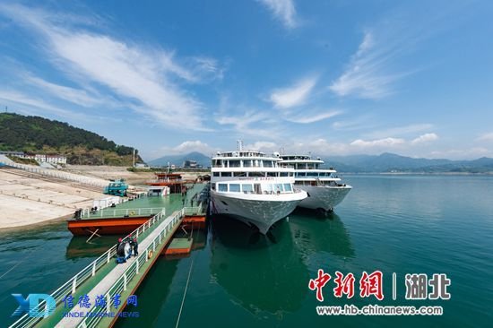 雷勇 摄