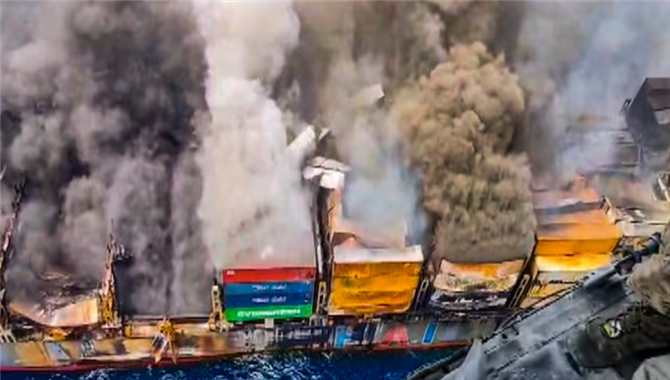 接连三船出事！又一艘集装箱船遭遇火灾